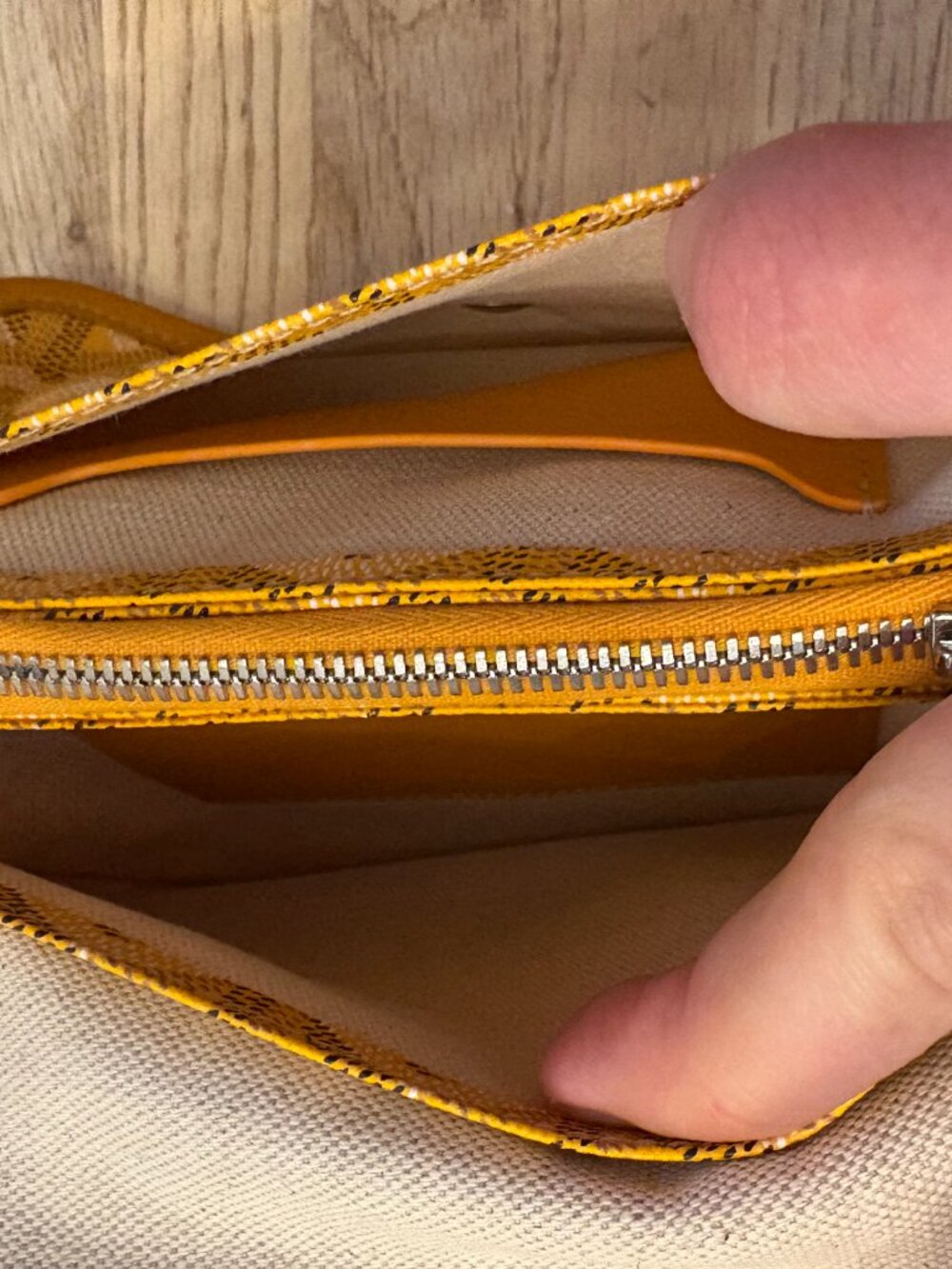 Goyard Plumet Pouch Wallet Yellow Crossbody Bag France Shoulder Strap - Picture 9 of 16